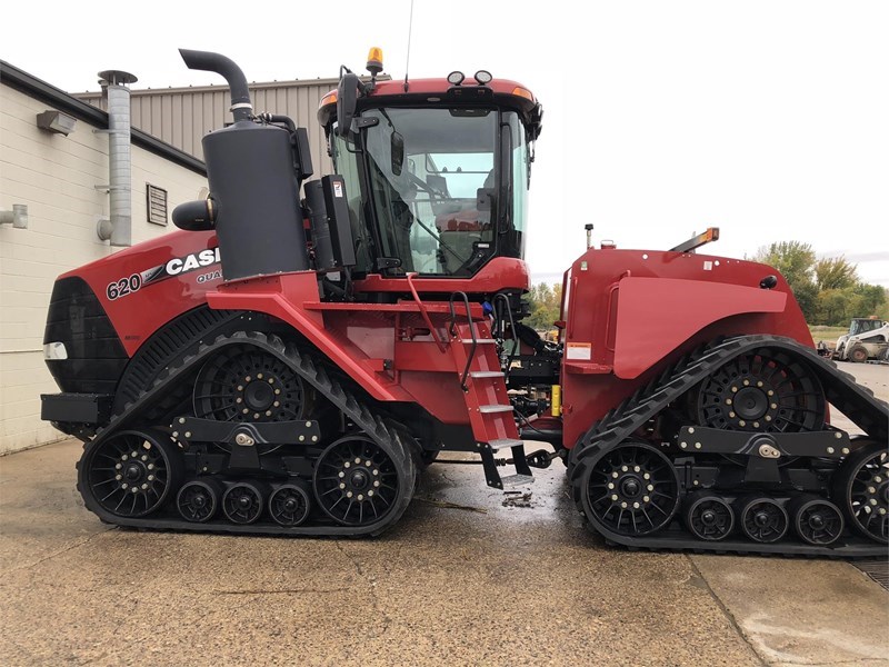 The Top 10 Biggest Tractors in the World! 4 Case IH Steiger-Quadtrac 620