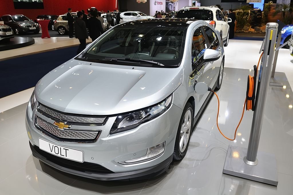 The Top 10 Electric Car Companies in the World! 3 Chevrolet Volt