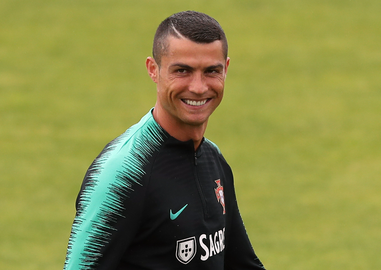 The Top 10 Richest Sportsmen in the World 2023! 2 Cristiano Ronaldo